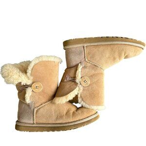 UGG Australia Bailey button tan suede Boots Size 5 , UK 3.5 Shearling Cozycore